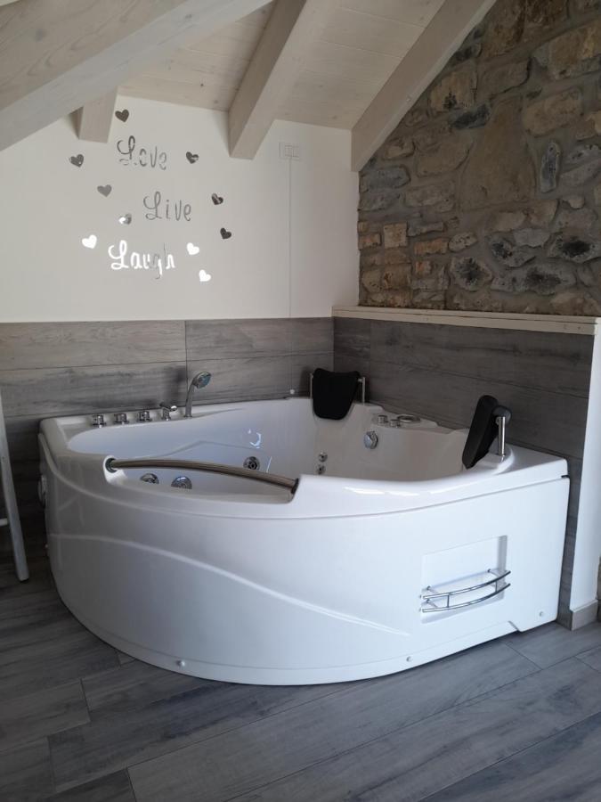 White Suite - Jacuzzi, Swimming Pool & Lake View Lezzeno Eksteriør bilde