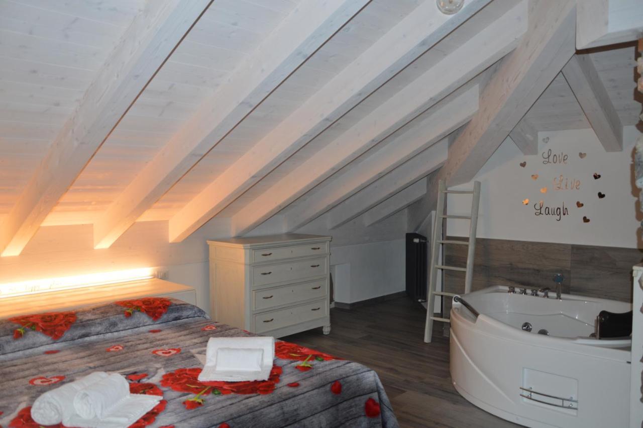 White Suite - Jacuzzi, Swimming Pool & Lake View Lezzeno Eksteriør bilde